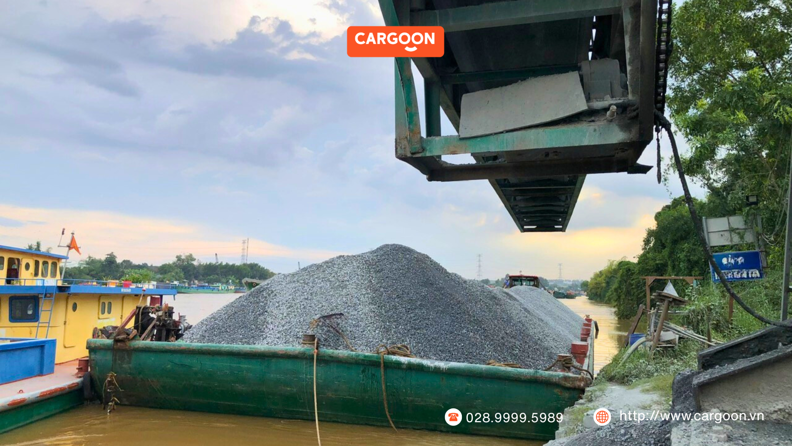 alt="Hệ thống quản lý trực tuyến Cargoon 2026 giúp theo dõi hành trình và tối ưu giá cước sà lan miền Tây"
