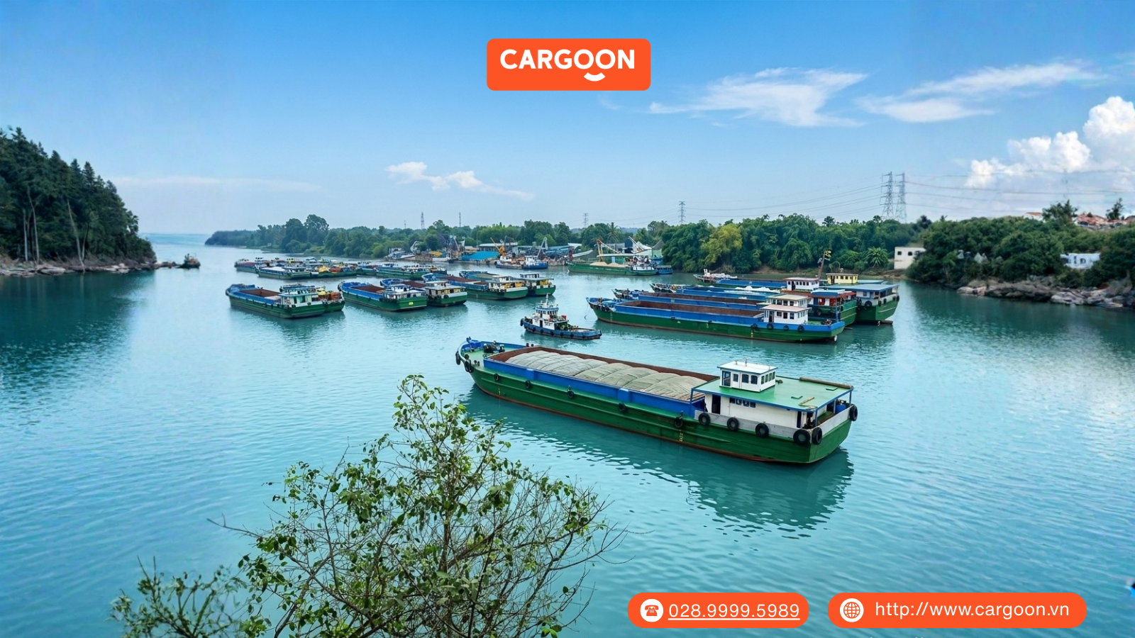 Đội sà lan Cargoon vận chuyển cát đá quy mô lớn tại cảng miền Tây.